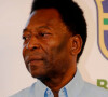 Pelé afirmou que estpa forte e segue seu tratamento