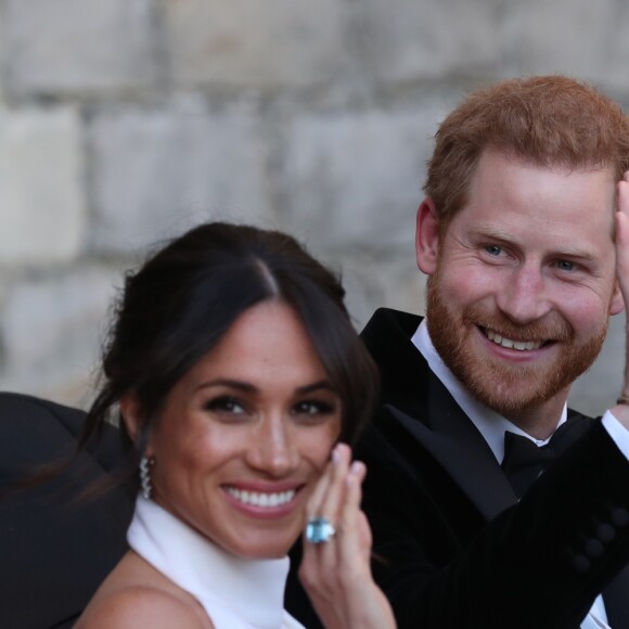 Anel de Meghan Markle tem pedra água-marinha, pertenceu à Lady Di e foi usado em segundo look de casamento da norte-americana