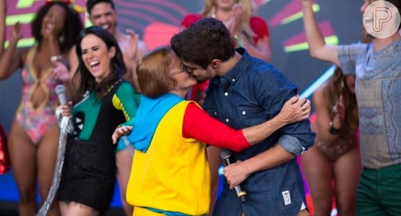 Em sua participação no 'Tudo pela Audiência', Caio Castro dará um beijo em uma senhora da plateia