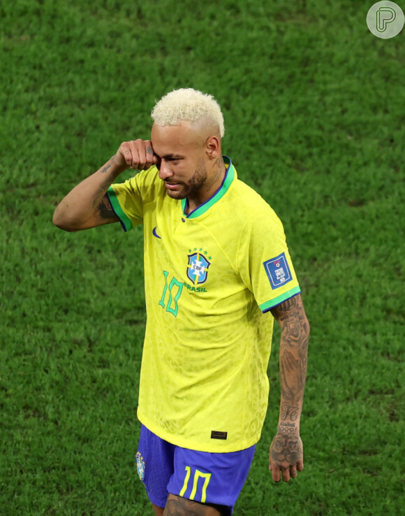 Neymar chorou após Brasil ser desclassificado da Copa do Mundo em partida contra a Croácia