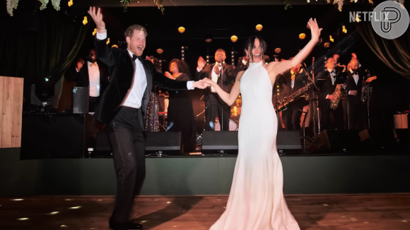 Harry e Meghan Markle dançam em festa de casamento