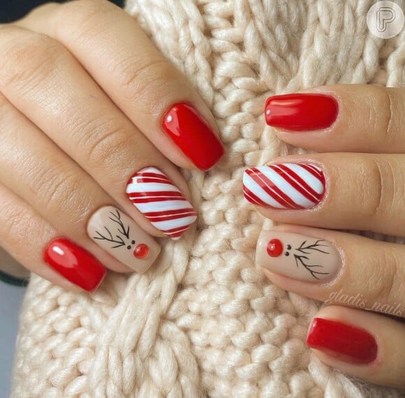 Unhas decoradas e divertidas para usar no Natal: essa nail art traz desenho fofo de rena natalina