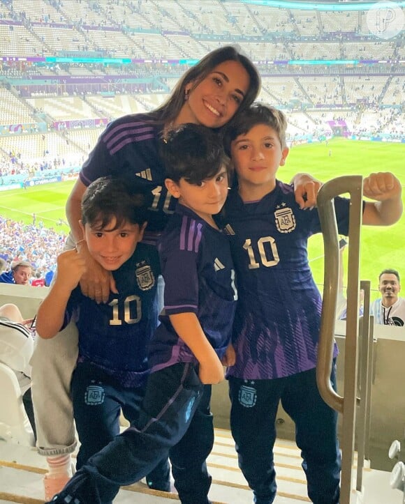 Antonella tem acompanhado os jogos de Messi ao lado dos três filhos do casal