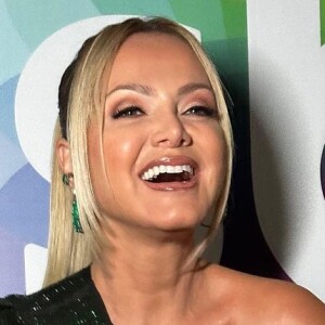 Eliana é a única mulher a comandar um programa de auditório dominical