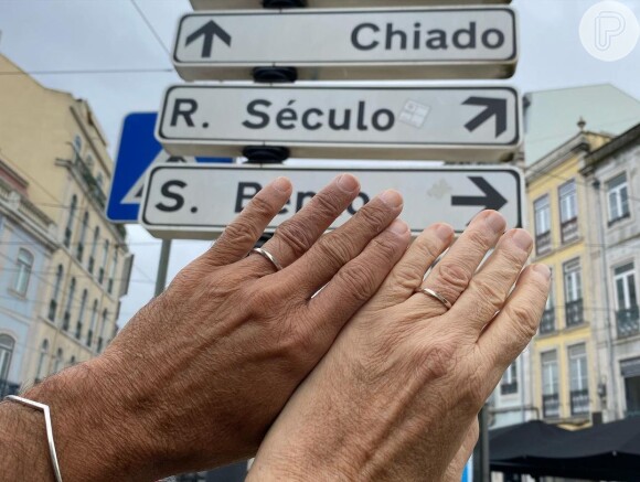 Marcos Caruso e Marcos Paiva apareceram em foto com anéis no dedo e público induziu se tratar de um casamento; o artista esclareceu que ainda não houve matrimônio