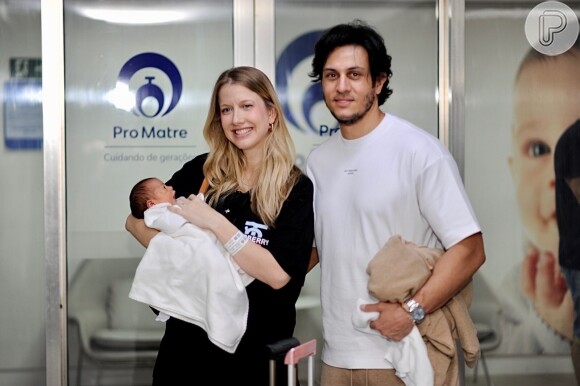 Filha de Gabriela Prioli e Thiago Mansur, Ava nasceu em 22 de dezembro de 2022