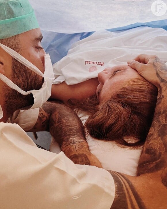 Filha de Pedro Scooby e Cintia Dicker passou por duas cirurgias logo após o parto