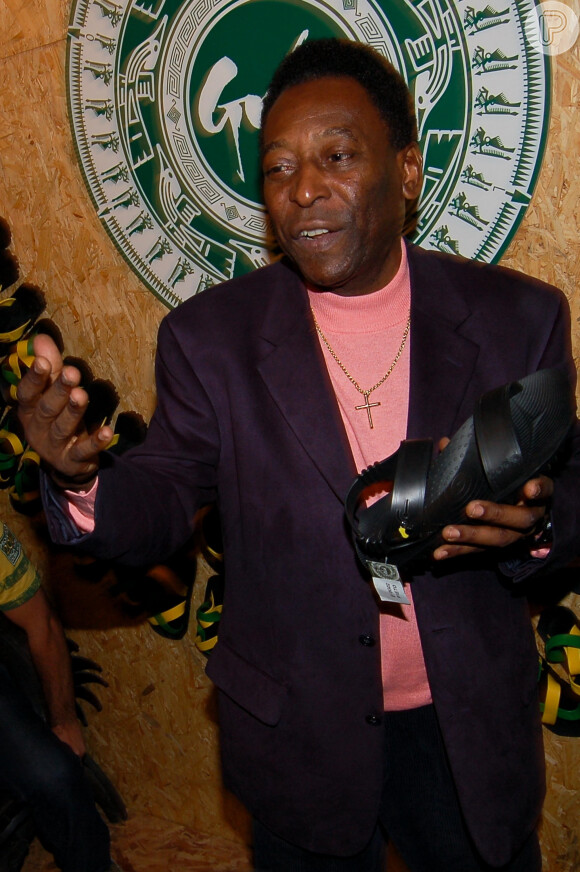 Pelé fez história no Santos e na Seleção Brasileira