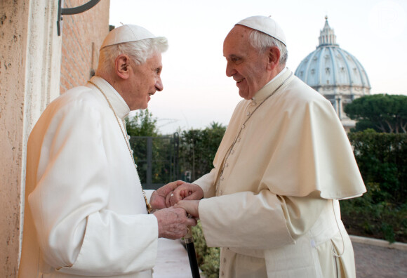 Papa Emérito Bento XVI se encontrou algumas vezes com seu sucessor, Papa Francisco