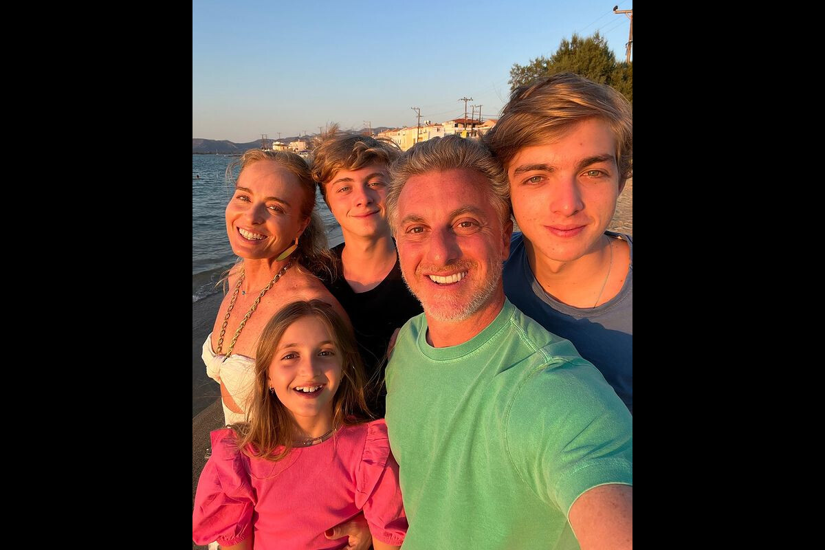 Foto Filhos De Luciano Huck E Ang Lica Chamaram Aten O Por Altura Maior Que A Dos Pais