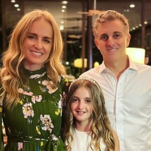 Filha de Luciano Huck e Angélica, Eva fez a primeira comunhão em 2022