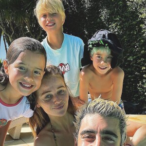 Os filhos de Pedro Scooby e Luana Piovani estavam na festa, que aconteceu na casa do surfista