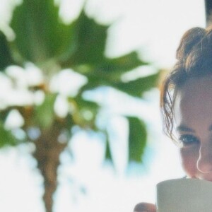 Paolla Oliveira curte férias em destino paradisíaco, cujo destino não foi revelado