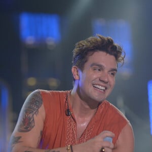 O show de Luan Santana no Baile da Santinha, em Salvador, deu o que falar