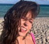 De biquíni, Larissa Manoela exibiu o dia de praia nos Estados Unidos