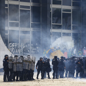 Militantes bolsonaristas cometeram atos terroristas nos prédios públicos de Brasília