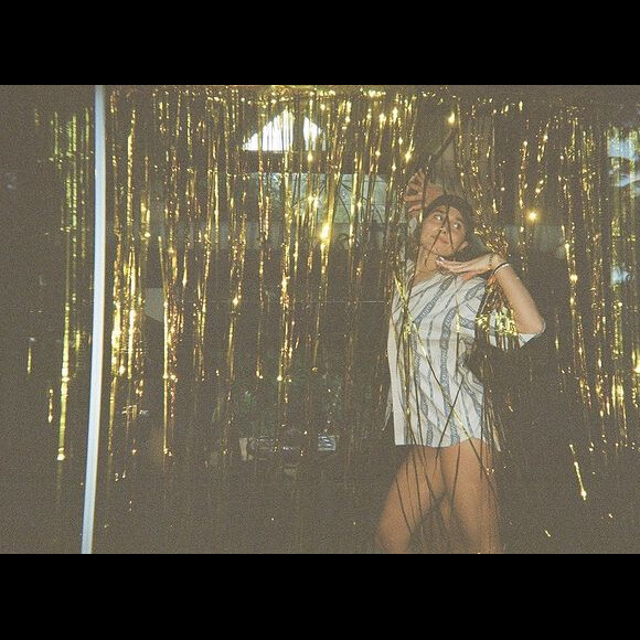Sasha Meneghel abriu álbum de fotos durante passagem por ilha da Bahia