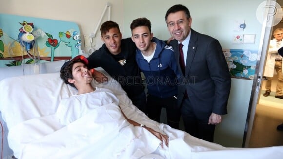 Neymar esteve no hospital Sant Joan de Déu, em Barcelona