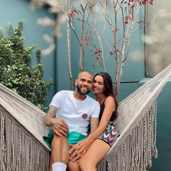 Daniel Alves é casado desde 2017 por Joana Sanz