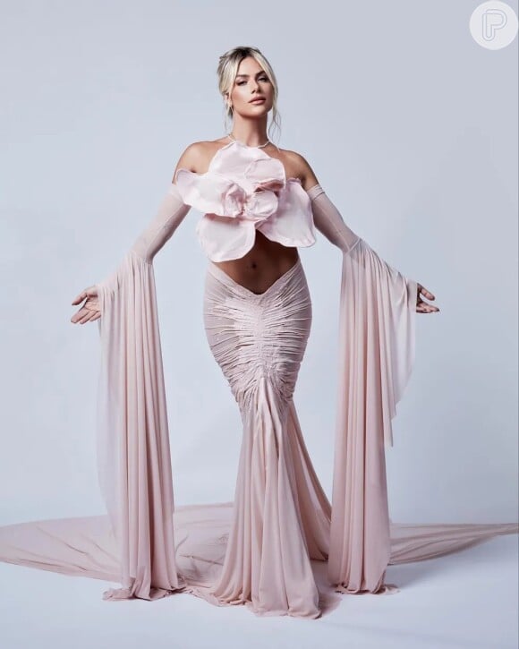 Baile da Vogue 2023: Giovanna Ewbank aposta em um vestido exótico para curtir a noite especial