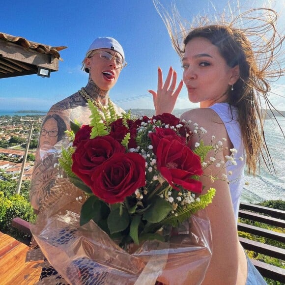 Mel Maia ganhou aliança de compromisso de MC Daniel