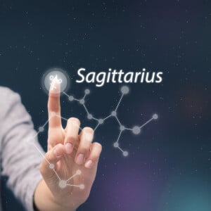 Horóscopo da semana para o signo de Sagitário: Procure se conectar consigo e refletir sobre o que você espera de uma pessoa querida.