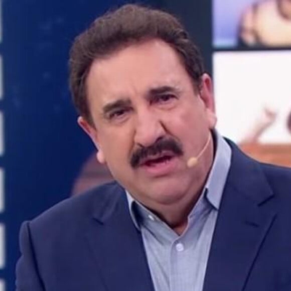 Ratinho está bem e vai passar mais alguns dias internado a pedido dos médicos