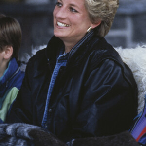 Princesa Diana anunciou que estava grávida de Príncipe Harry no Valentine's Day de 1984