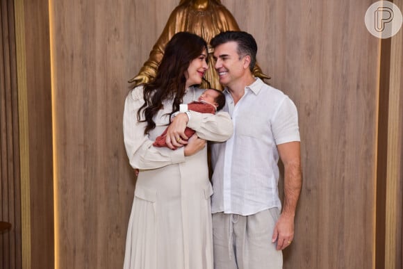 Claudia Raia deu à luz Luca em uma cesariana