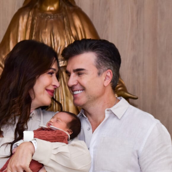 Claudia Raia deu à luz Luca em uma cesariana