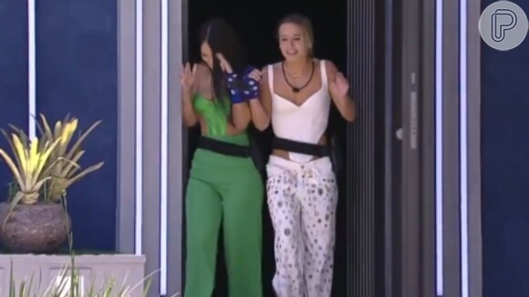 BBB 23: Bruna Griphao e Larissa entraram algemadas no programa da TV Globo e jogaram em dupla durante a primeira semana