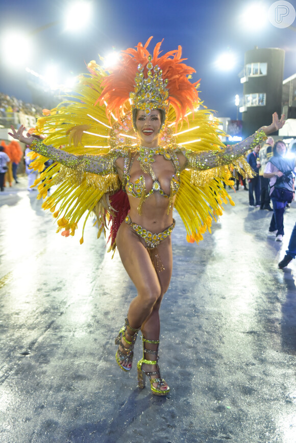 Ana Paula Minerato deu a volta por cima e desfilou normalmente no carnaval 2023 da Gaviões da Fiel após imprevisto