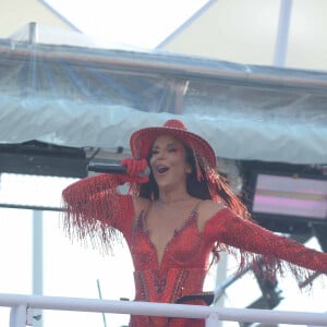 Ivete Sangalo abriu os trabalhos no Carnaval de Salvador