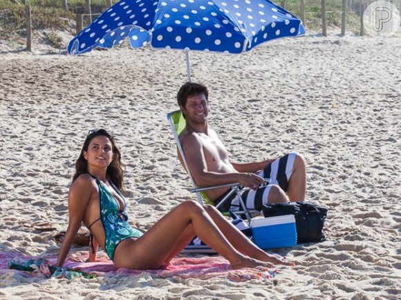 Emanuelle Araújo e Mario Frias gravaram a novela 'Malhação' em praia do Rio