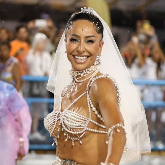Sabrina Sato se destaca em Camarote no Carnaval do Rio