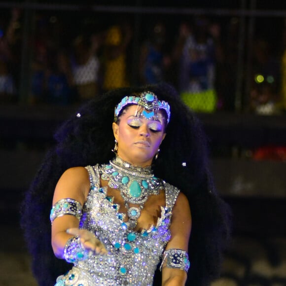 Juliana Alves arrebatou o público como Iemanjá no desfile do carnaval 2023