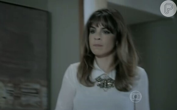 Em seguida, Danielle (Maria Ribeiro) apareceu entrando no quarto de José Pedro (Caio Blat) bem diferente...
