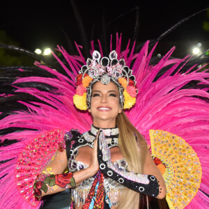 Carnaval 2023: Gabi Martins referencia o Dia dos Mortos do México em fantasia