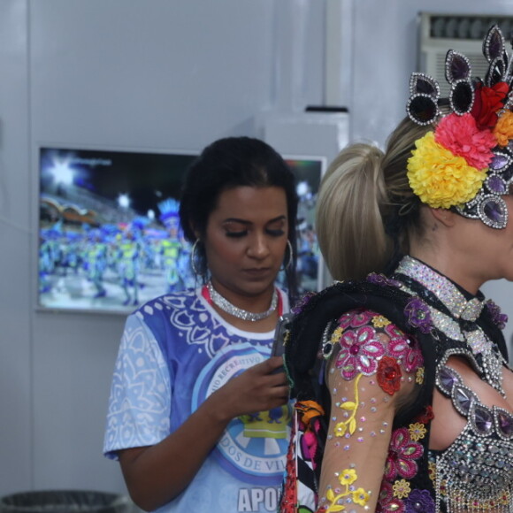 Carnaval 2023: Gabi Martins em preparação para desfilar na Sapucaí