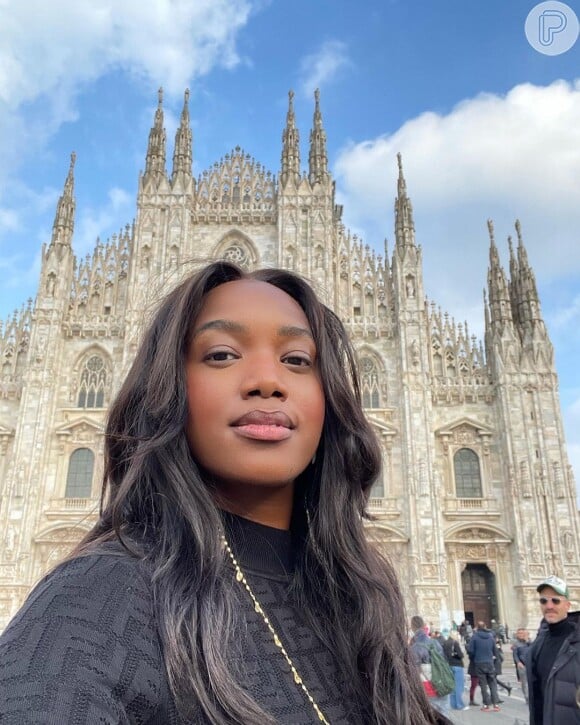 Iza fez selfie na Catedral de Milão, um dos pontos turísticos mais famosos da cidade italiana