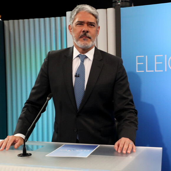 William Bonner passou por um procedimento de laparoscopia, considerado simples