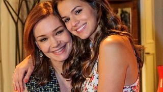 Bruna Marquezine vira 'sombra' da mãe na novela 'Em Família' no exterior