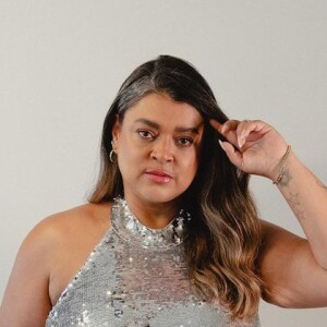 A cantora também agradeceu a Deus por estar viva