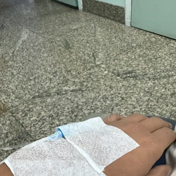 Barbara Reis foi parar no hospital de madrugada: 'Tomei soro'