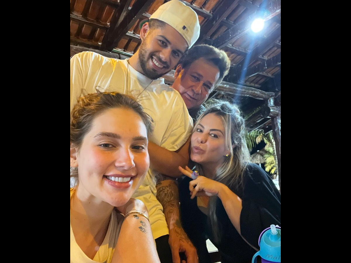 Foto Zé Felipe é o único filho de Leonardo e Poliana Rocha Purepeople