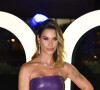 A modelo Andressa Suita escolheu look roxo para evento da Tiffany em São Paulo