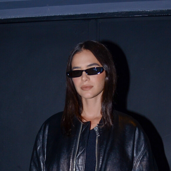 Ícone fashion, Bruna Marquezine chamou atenção ao surgir com botas Over Knee para curtir aniversário de Anitta