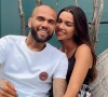 Joana Sanz visita Daniel Alves na prisão