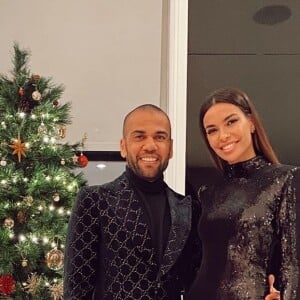 Joana Sanz não conversou com a imprensa após visita a Daniel Alves