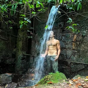 Fotos de Nicolas Prattes sem camisa fazem sucesso na web